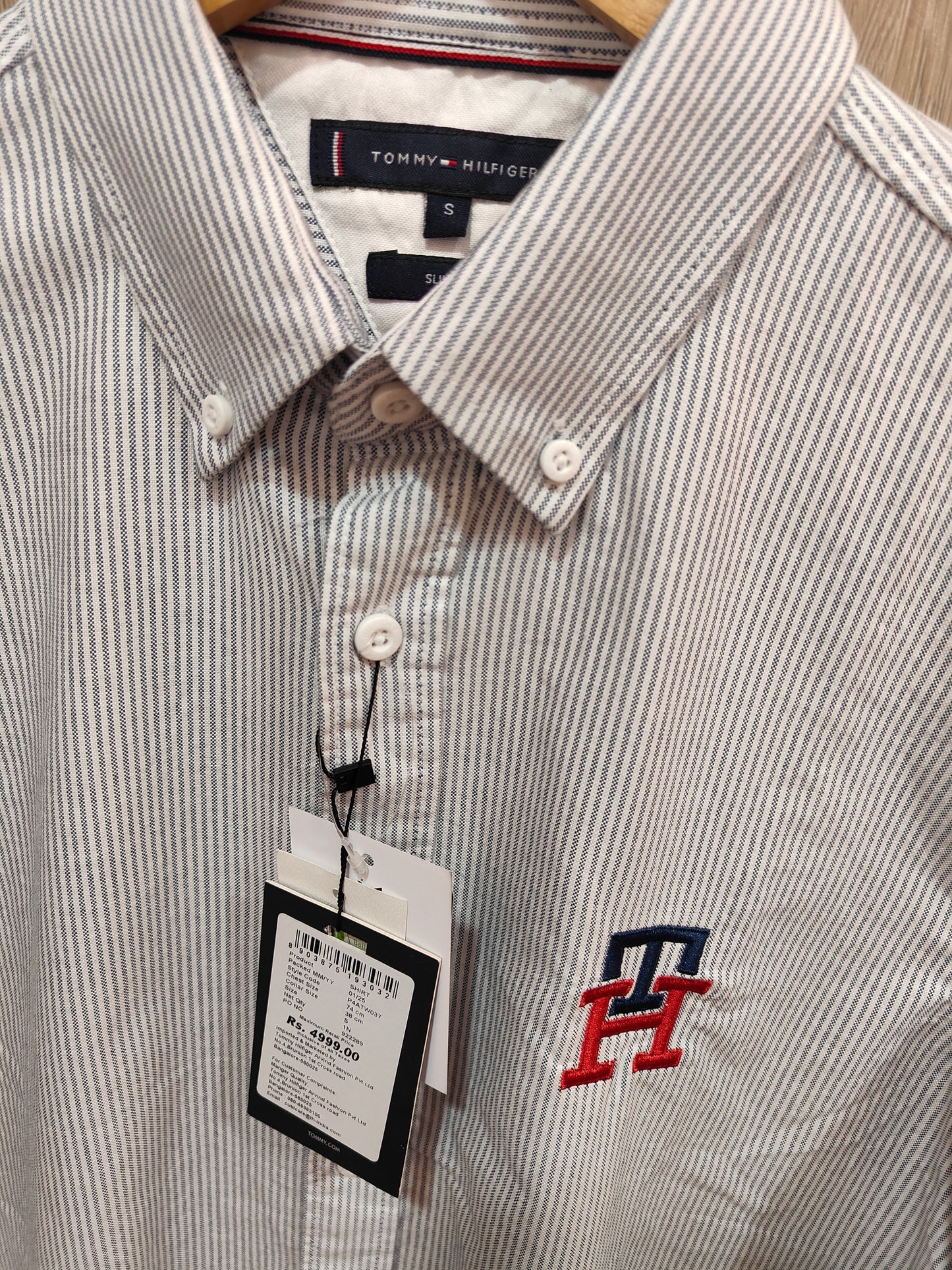 Tommy Hilfiger Men's Classic Striped Button-Down Shirt (Blue)