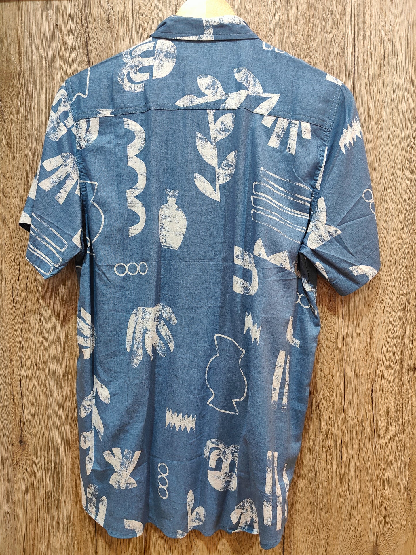 H&M Men’s Abstract Print Half Sleeve Shirt (BLUE)