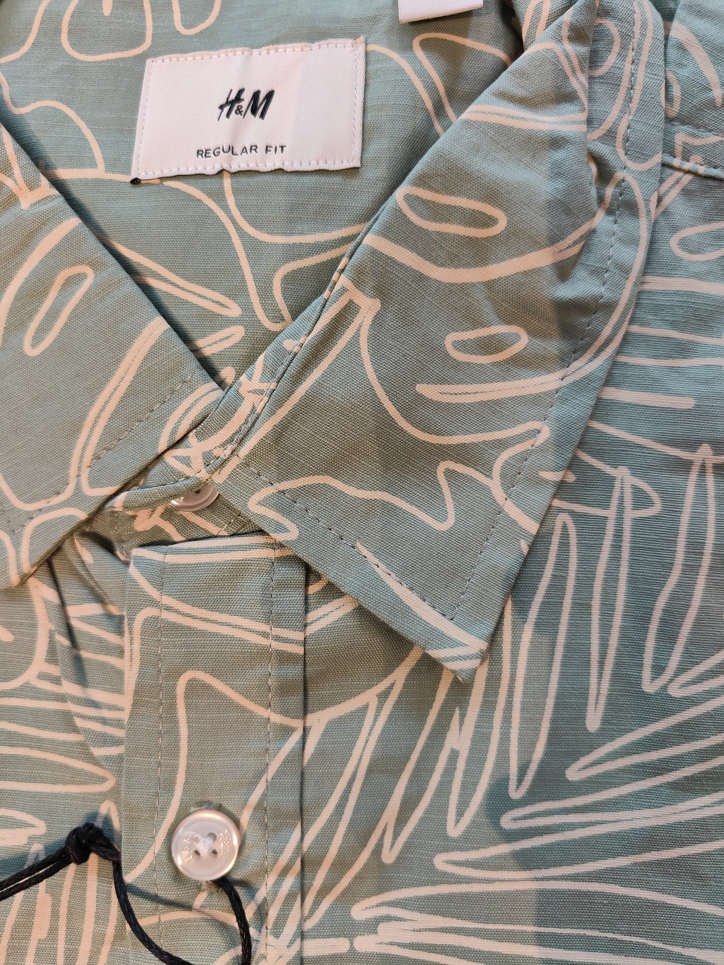 H&M Men's Printed Half sleeve Shirt (Green)