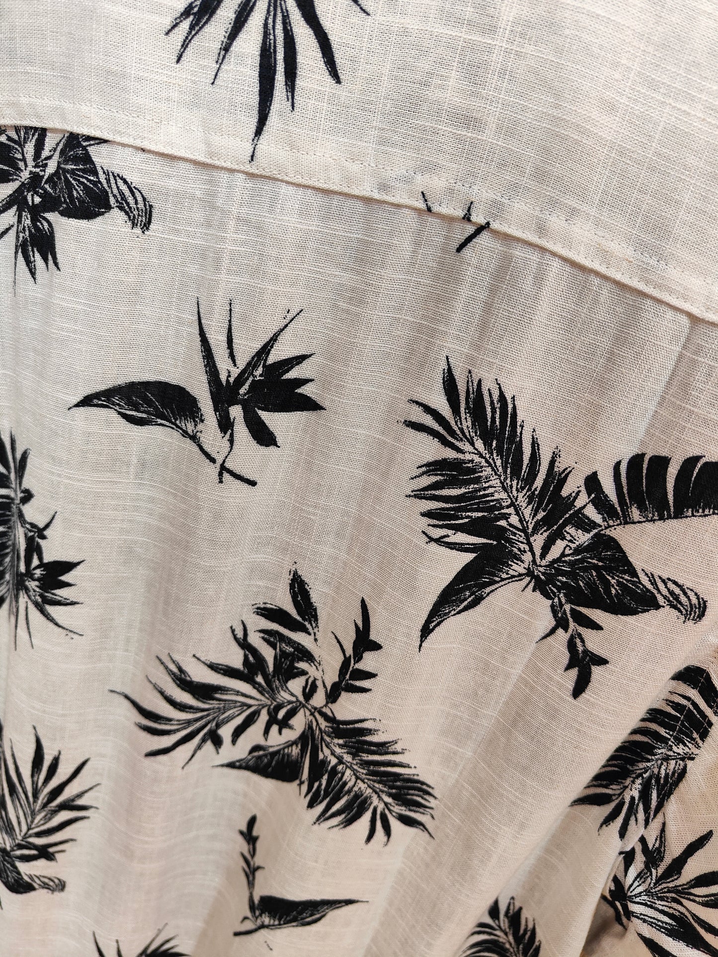 H&M Tropical Leaf Print Shirt (WHITE)