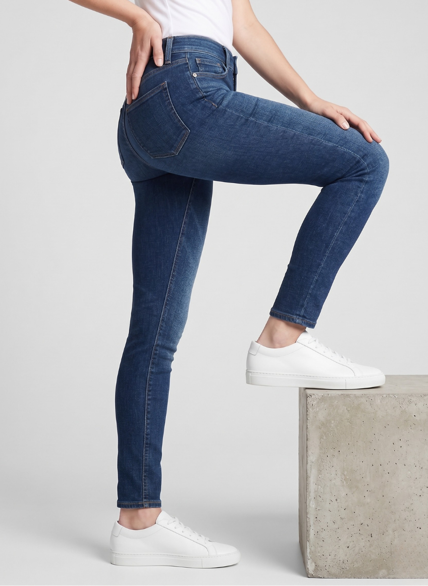 Levi's Women's 711 Skinny Jeans - Mid-Rise Slim Fit