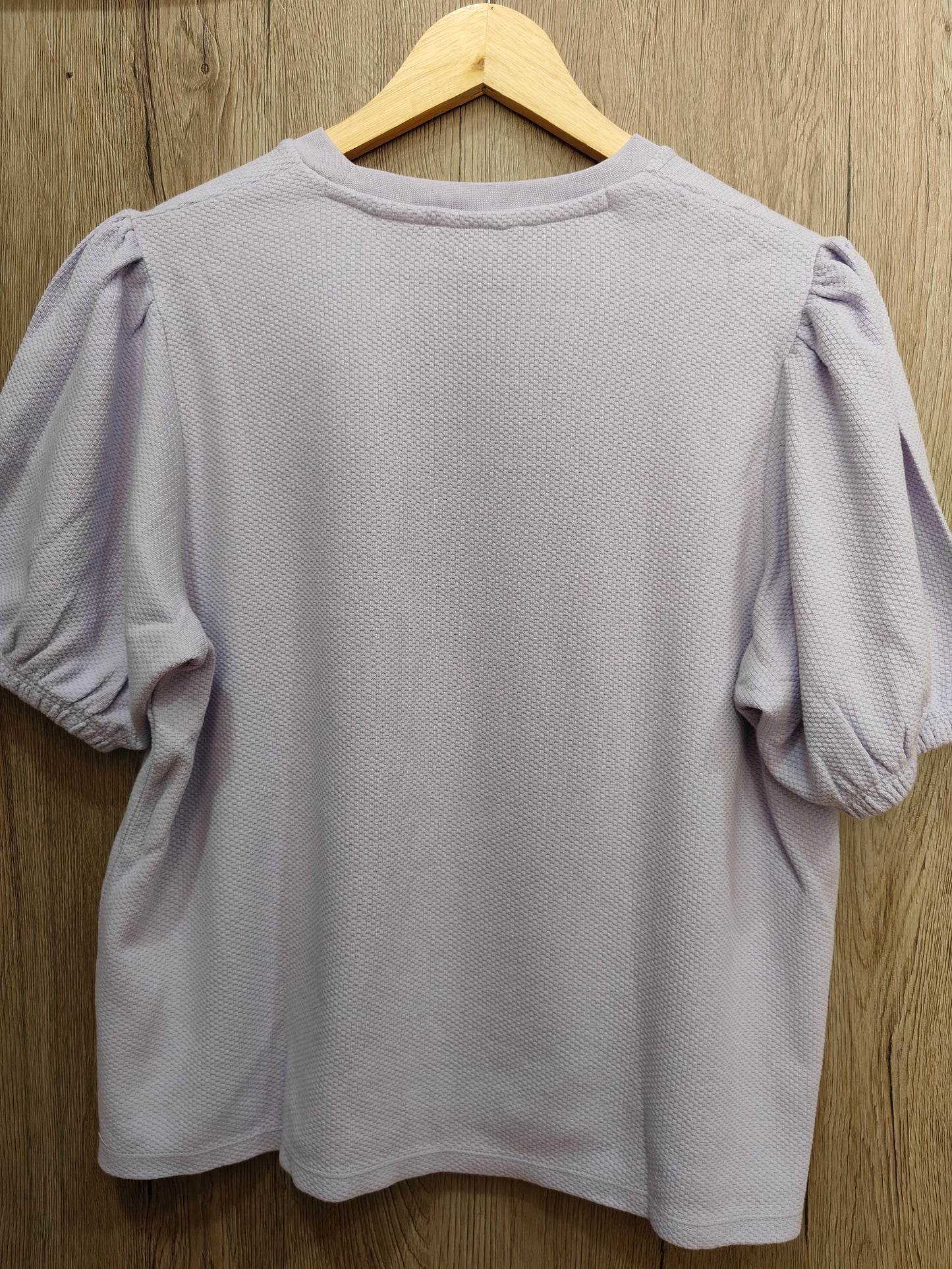 Levi's Women's Textured Puff Sleeve Top (Lilac)