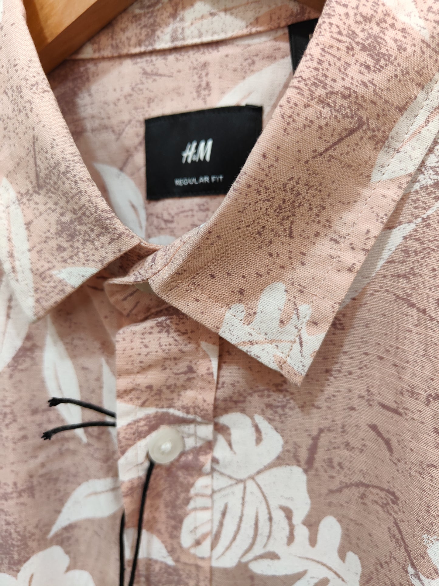 H&M Men's Printed Half sleeve Shirt (Pastel Pink)
