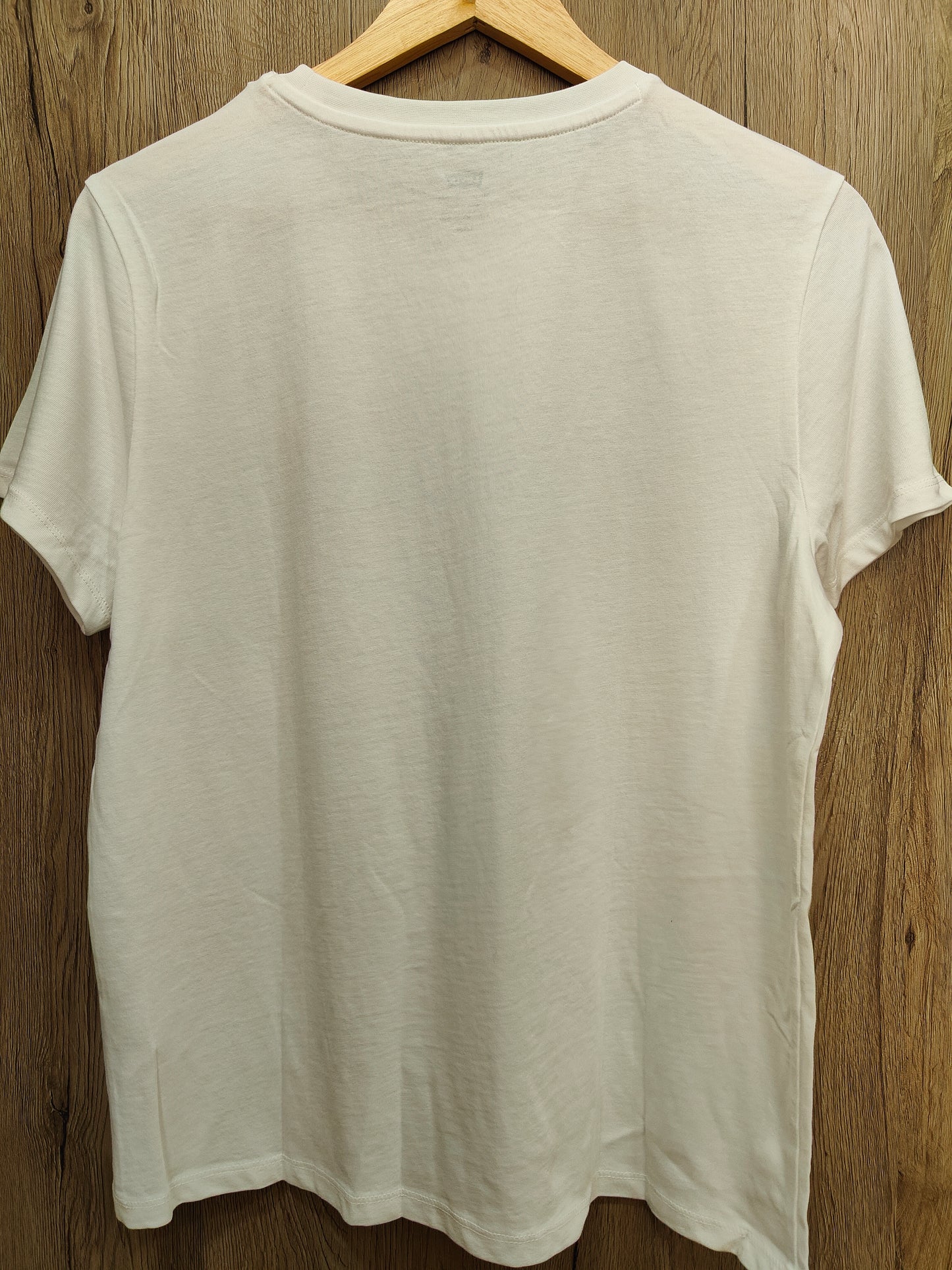 Levi’s Women’s Graphic Batwing Tee (White)