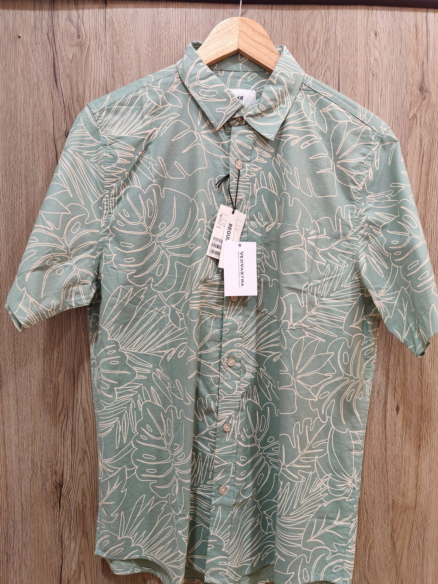 H&M Men's Printed Half sleeve Shirt (Green)